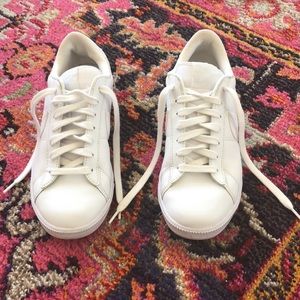 Nike Classic Women's Tennis Sneakers Size 9 White